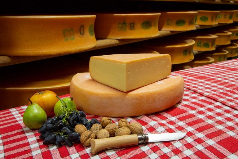 Fromage Raclette Congelé Depuis 1 An Raclette de Savoie - Coopérative laitière de la chambre - Fromagerie